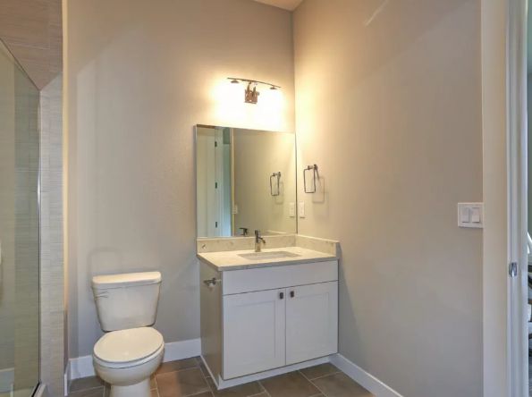 衛生間裝修要選虹吸式還是直沖式馬桶?千萬別選錯了!(圖4) 衛生間裝修要選虹吸式還是直沖式馬桶?千萬別選錯了!(圖4)