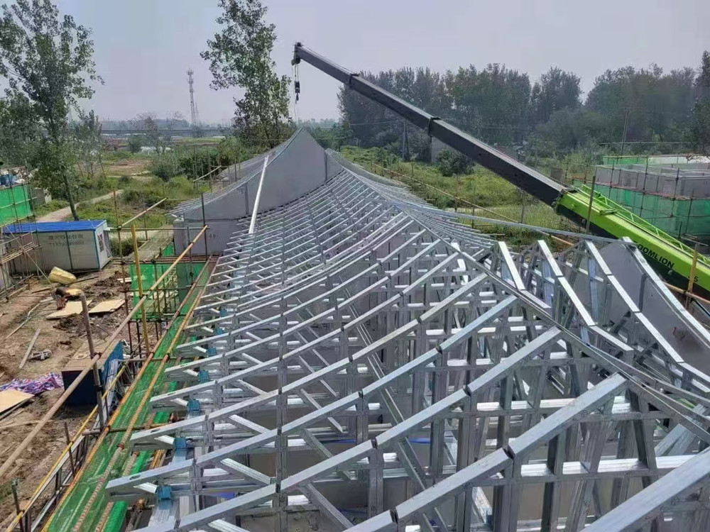 位于非洲的睿婕輕鋼別墅施工現(xiàn)場(chǎng) 位于非洲的睿婕輕鋼別墅施工現(xiàn)場(chǎng)