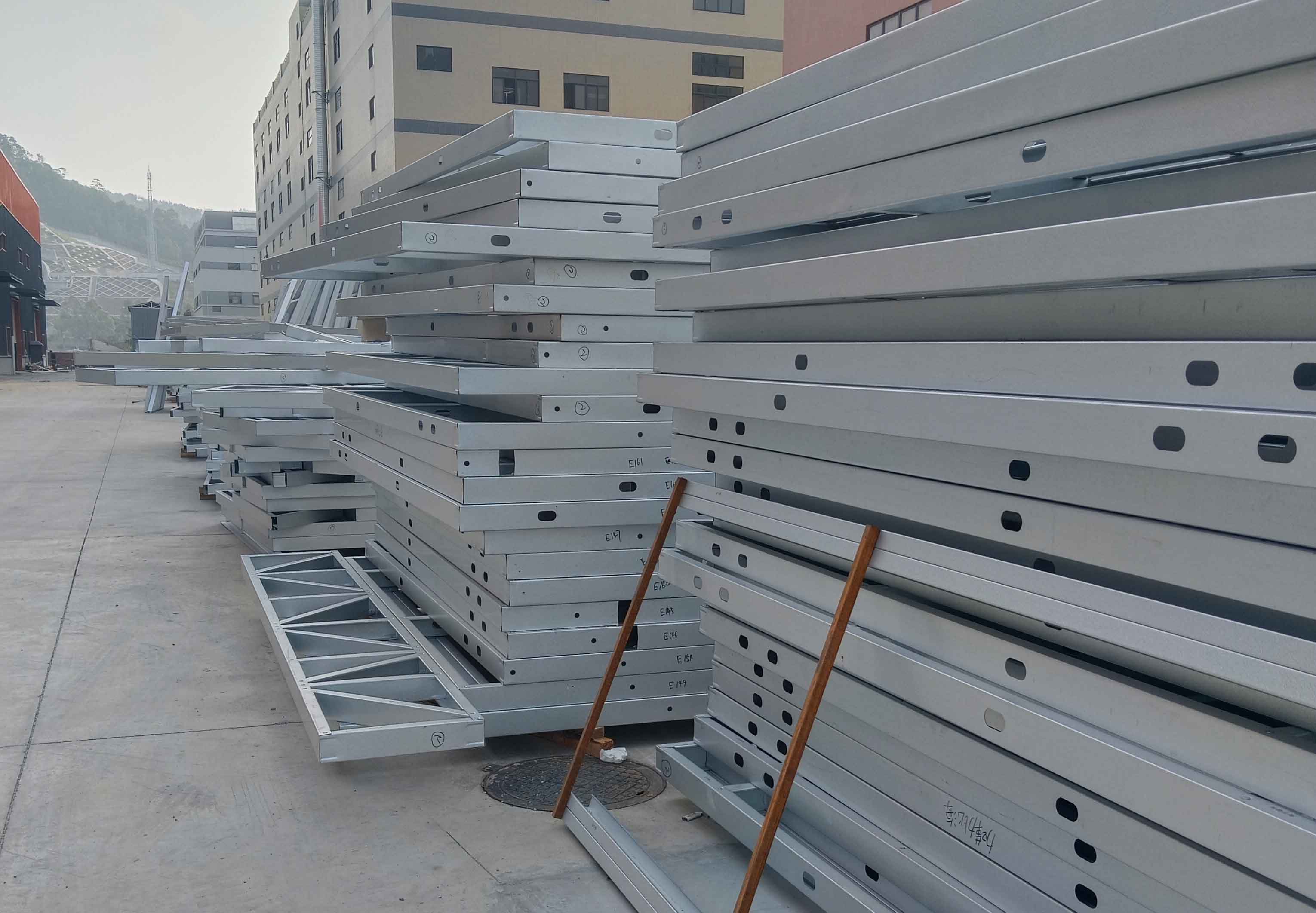 漢良睿婕:如何通過3D模擬確保輕鋼別墅骨架的零誤差加工?(圖2) 漢良睿婕:如何通過3D模擬確保輕鋼別墅骨架的零誤差加工?(圖2)